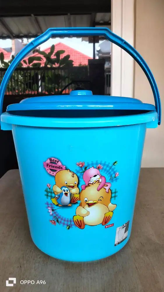 Ember Besar Lion Star Warna Biru