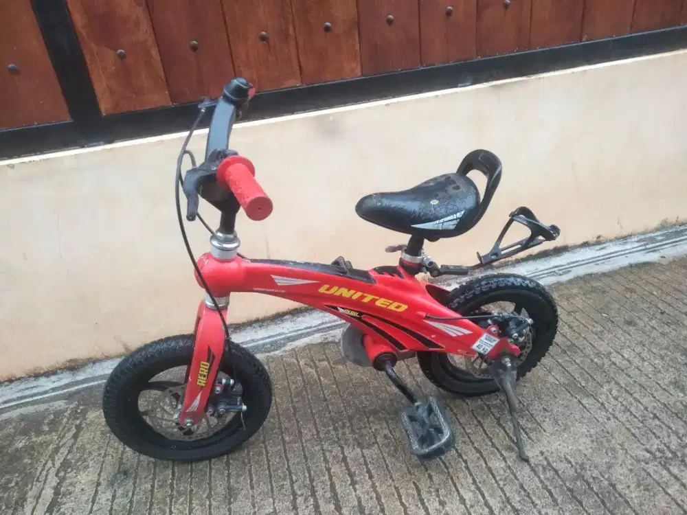 Sepedavbmx united Aero magnesium ukuran 12