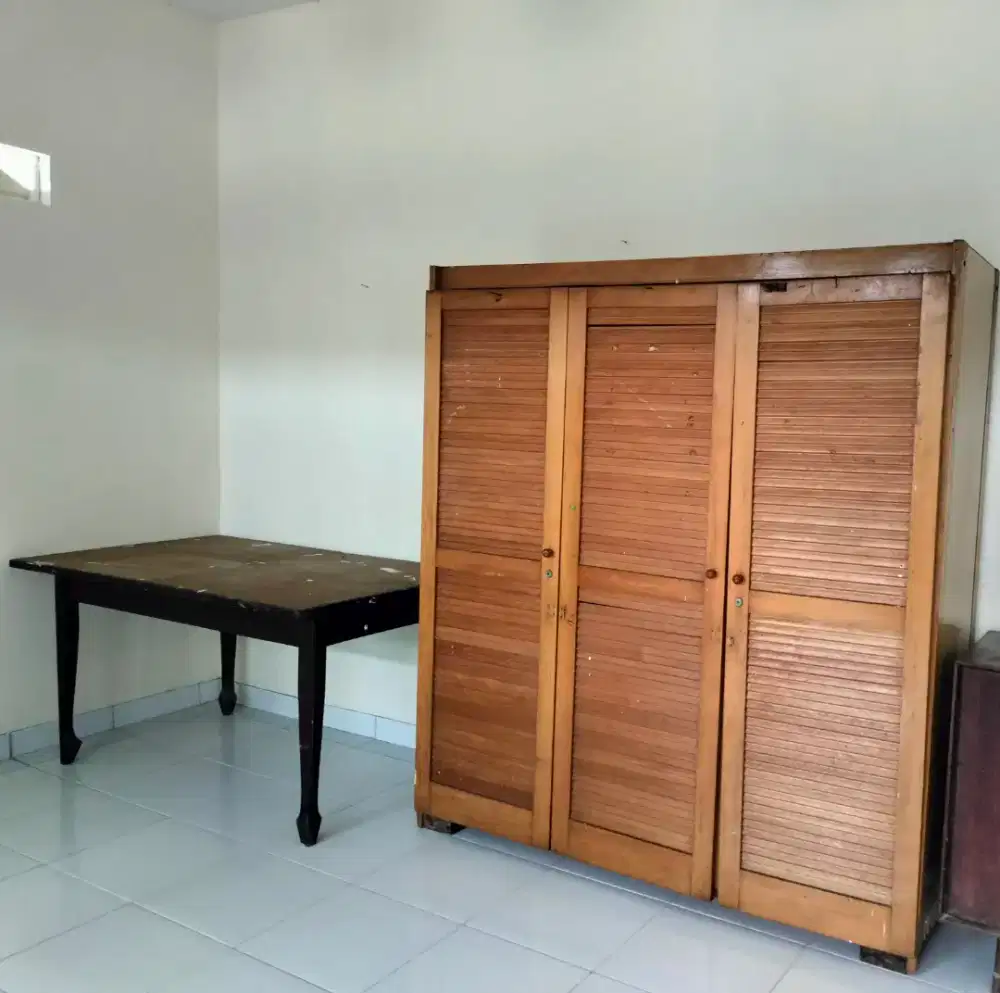 Dijual Lemari Baju dan Peralatan