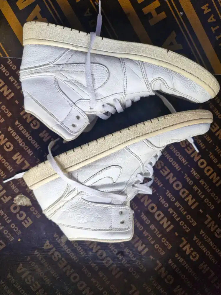 Nike Air Jordan 1 Mid Triple White Original