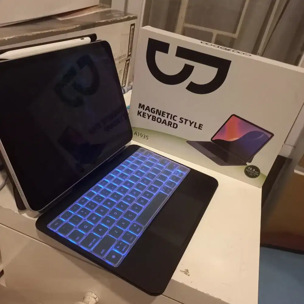 Magic Floating Keyboard Goojodoq Ultra Thin for Ipad A16 Gen 11