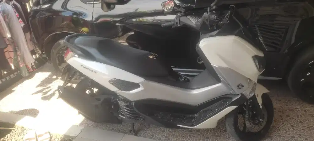 Nmax 2016 warna putih mulus km 18 rb