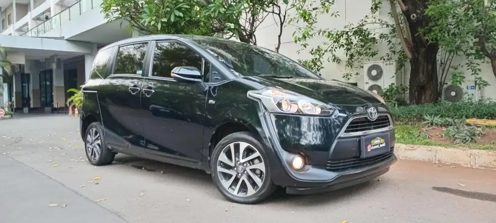 Toyota Sienta V 2017 Hitam Istimewa