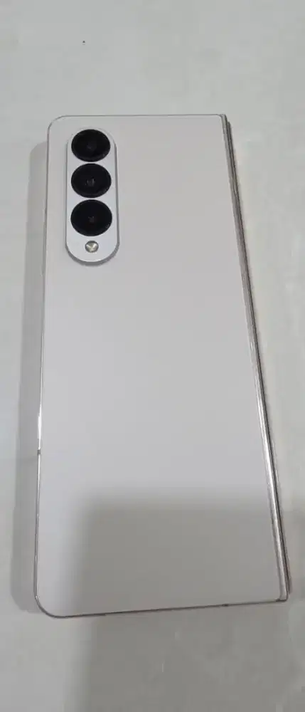 Samsung Galaxy Fold 4 kapasitas RAM 12 / 512Gb