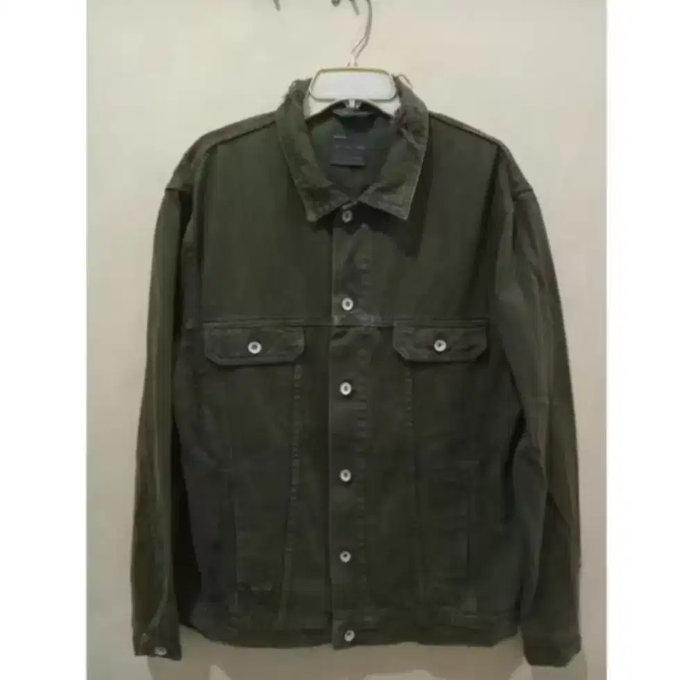 Jaket / jacket denim ripped zara man original..good condition..uk L