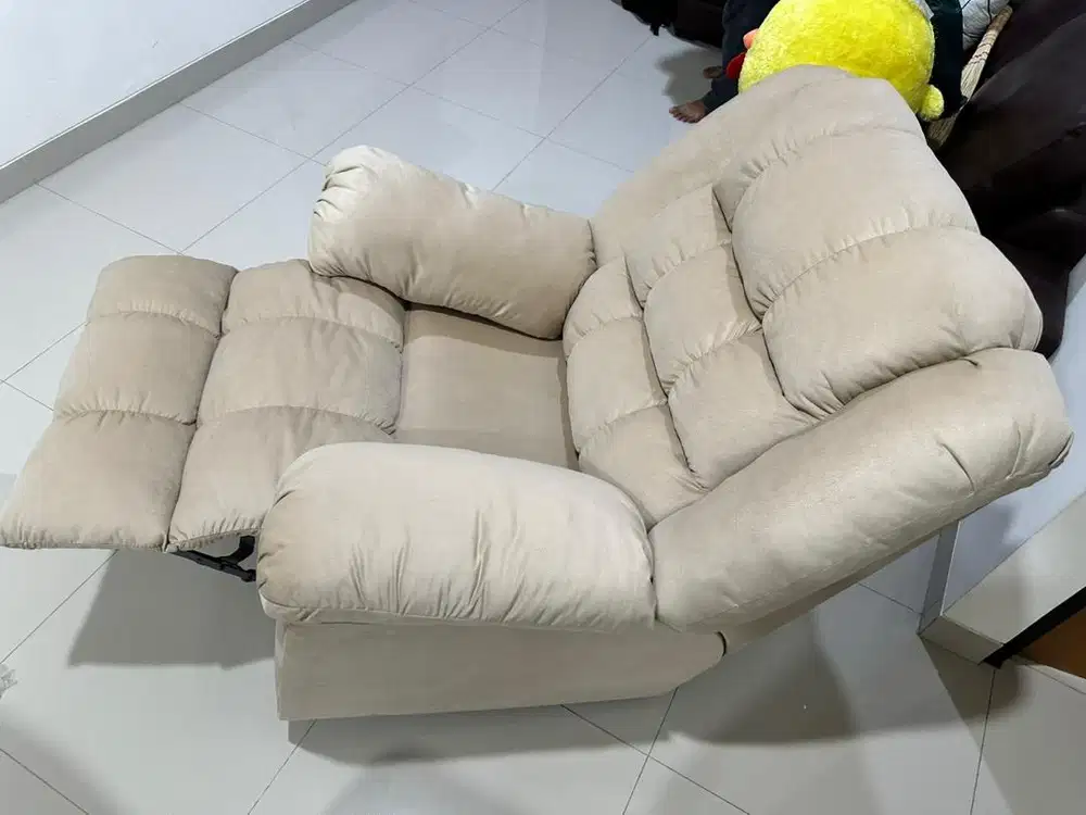 Kursi Malas Warna Coklat Muda