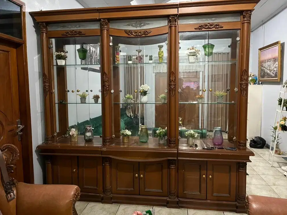 Dijual Lemari Rak Kaca