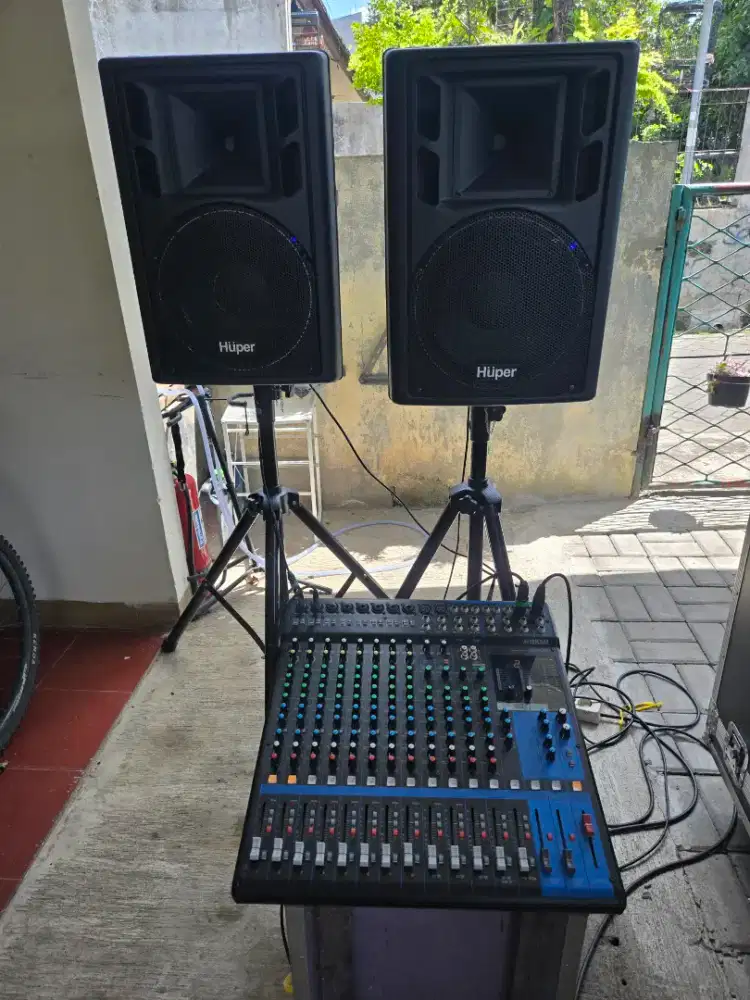 Speaker huper 1 pasang dan mixer yamaha