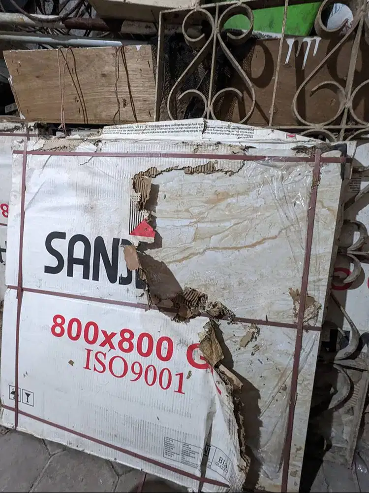 Granit Tile Ubin Lantai Sandimas 80x80 Glazed Rumah Pribadi Yogakarta