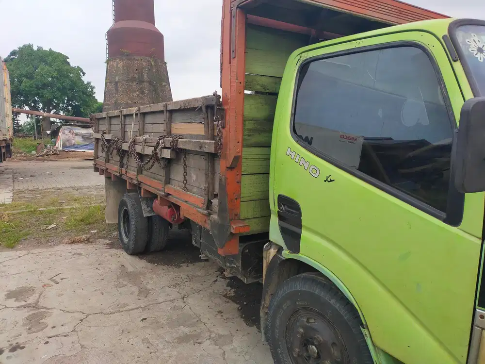 Hino Dutro 2004 Diesel