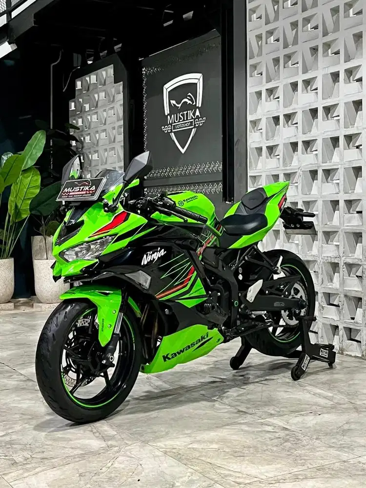 Istimewa!! Kawasaki ZX25RR ABS th 2023 - Ayu Mustika