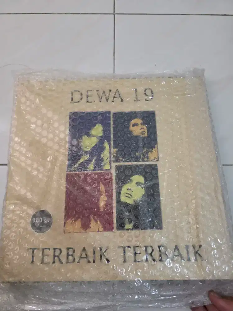 Vynil Piringan Hitam Dewa 19 Terbaik-Terbaik