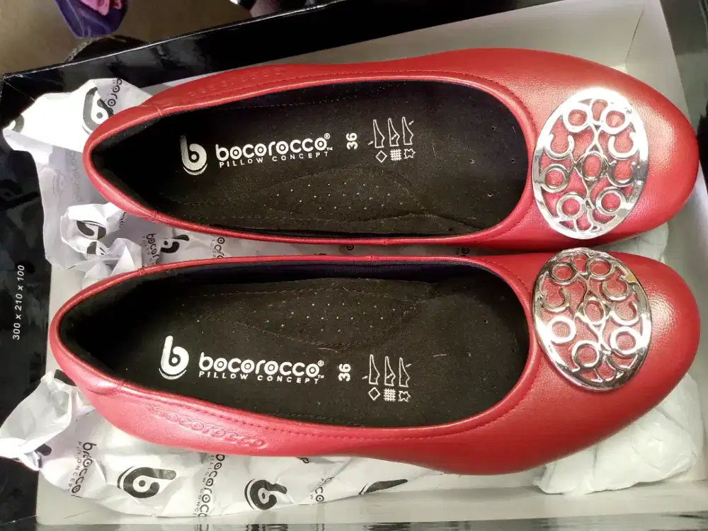 Menjual sepatu merk bocorocco