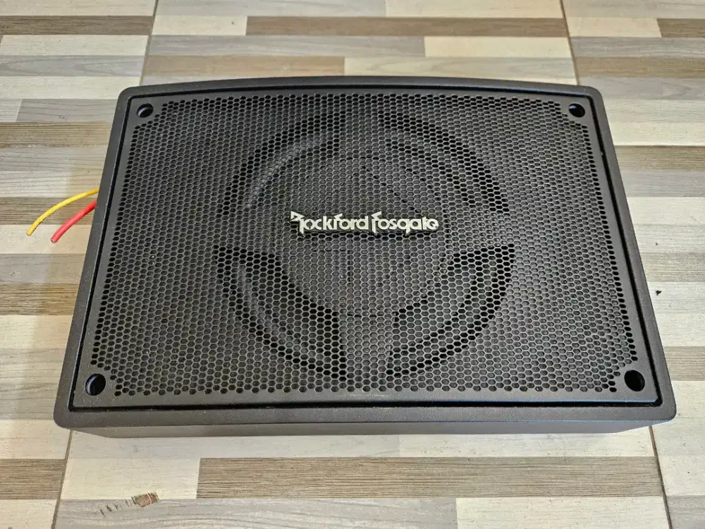Subwoofer kolong ROCKFORD FOSGATE PS-8