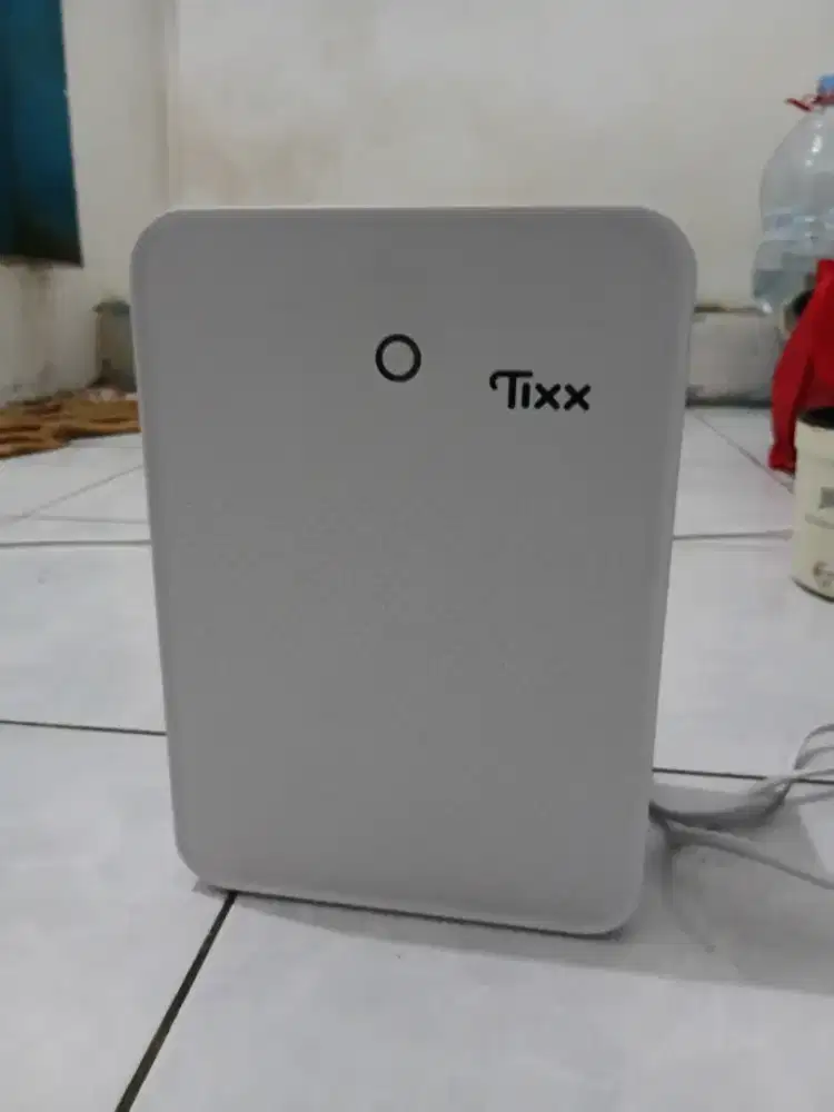 Dehumidifier Tixx penyerap lembab ruangan kapasitas 0,5ltr
