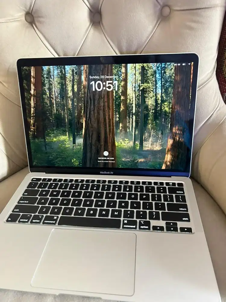 Macbook Air 2020 i3 8/256 Silver 56555,,