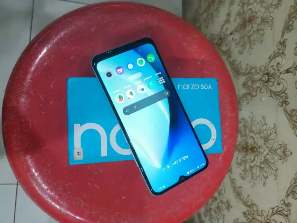Realme narzo 5A ram 4/64 minus shadow msh orisinil semua hp SM dus aja