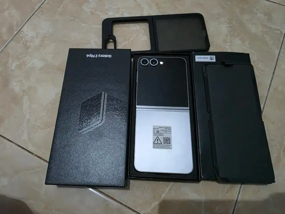 Samsung Z flip 6 ram 12/256gb
