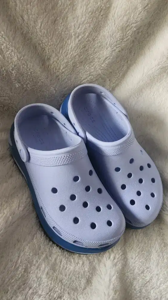 Dijual Sepatu Crocs bekas