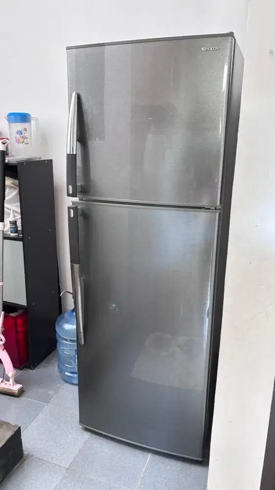 Kulkas sharp second/bekas murah jual cepat sharp 2 pintu