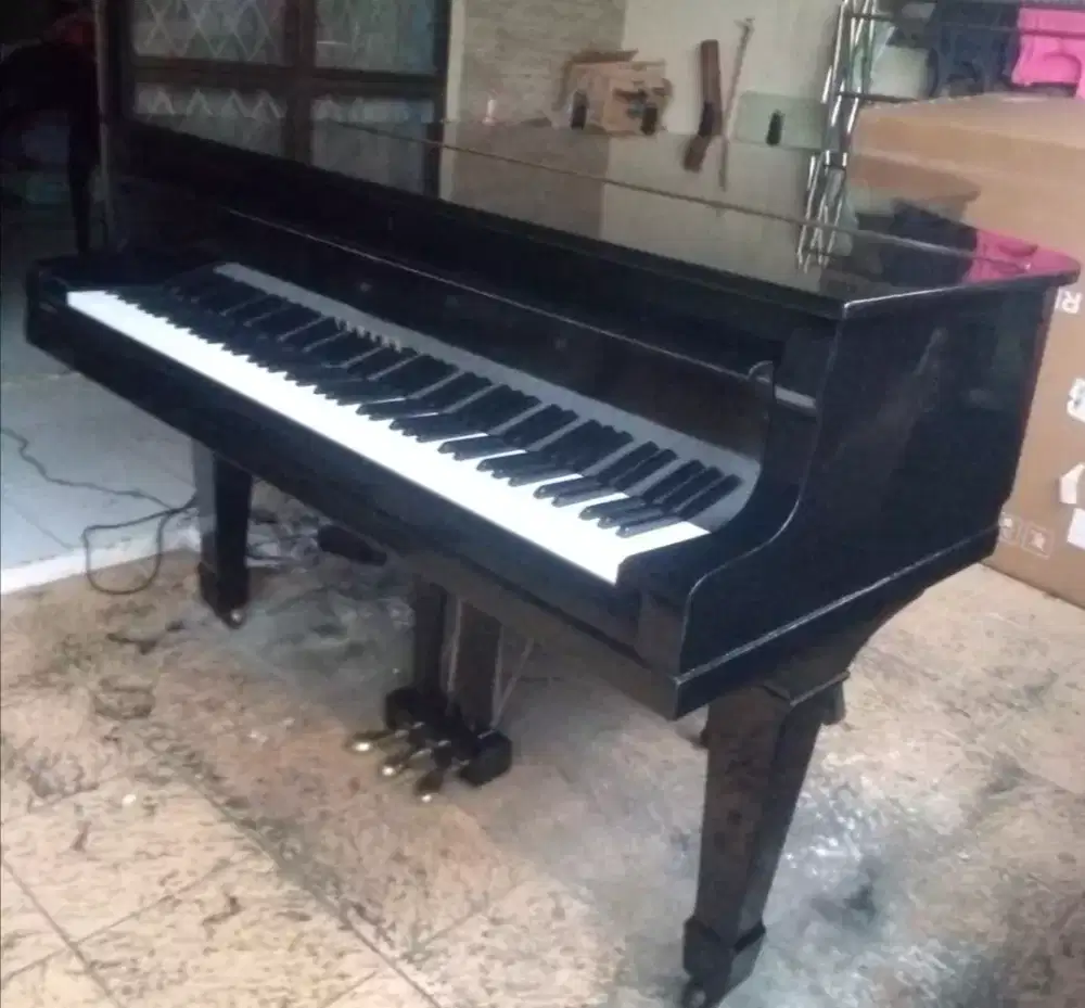 Piano grand Yamaha G5