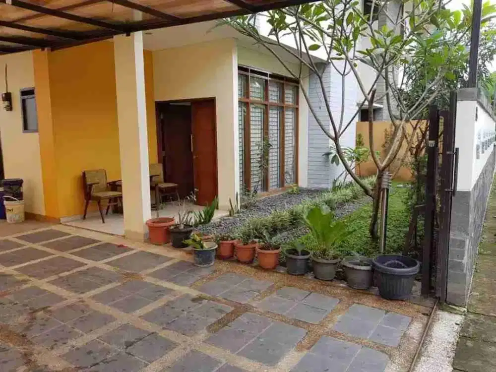 jarang ada disewakan rumah siap huni cipaku setiabudi ciumbuleuit bandung