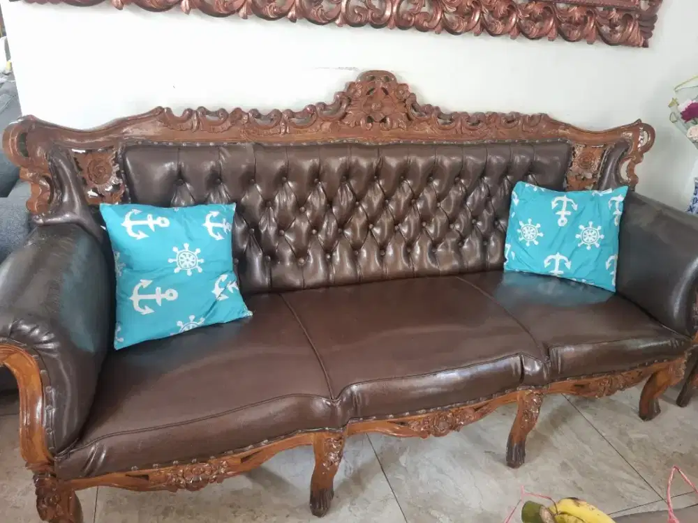 Sofa klasik ruang tamu