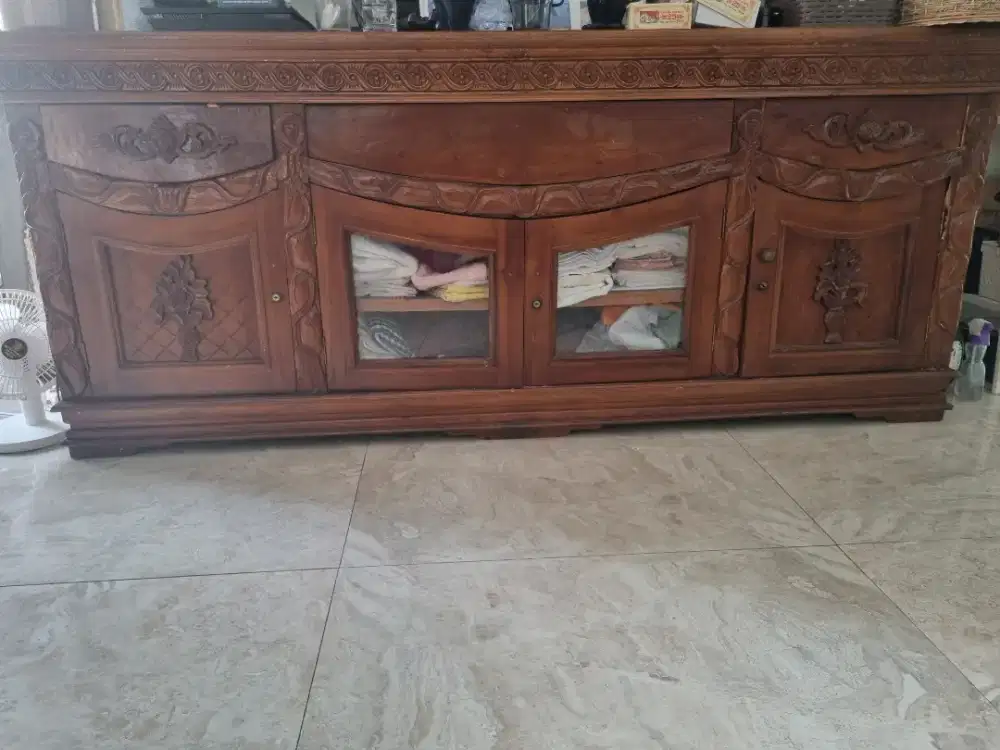 Lemari tv klasik kayu jati