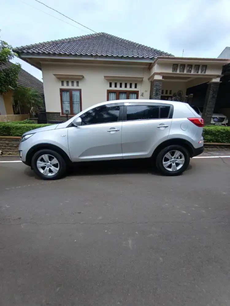 KIA SPORTAGE SE MANUAL 2012