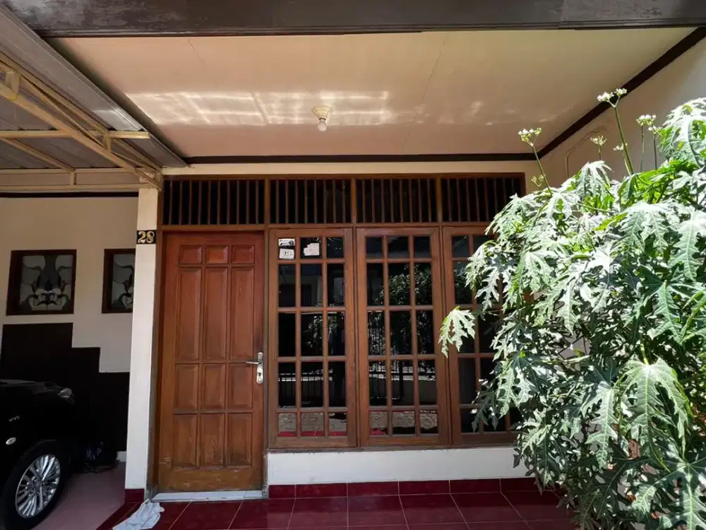 SEWA RUMAH KEBRAON DEKAT GRAND HARVEST WIYUNG SURABAYA BARAT