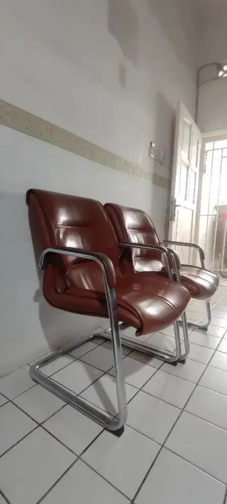 Kursi premium ex pemakaian