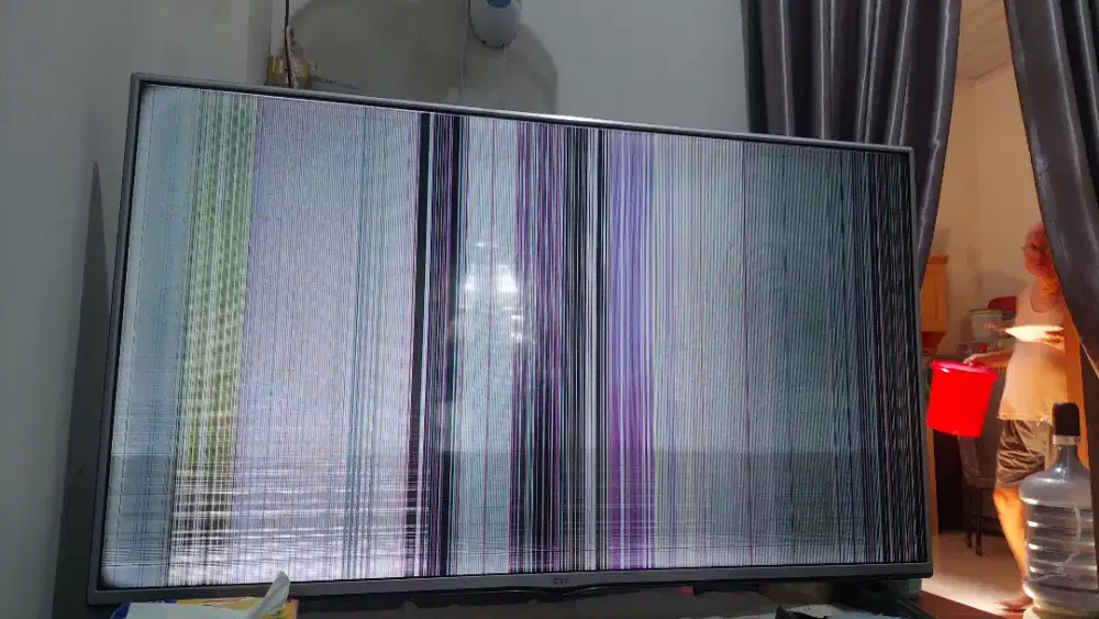 TV bekas layar sudah rusak
