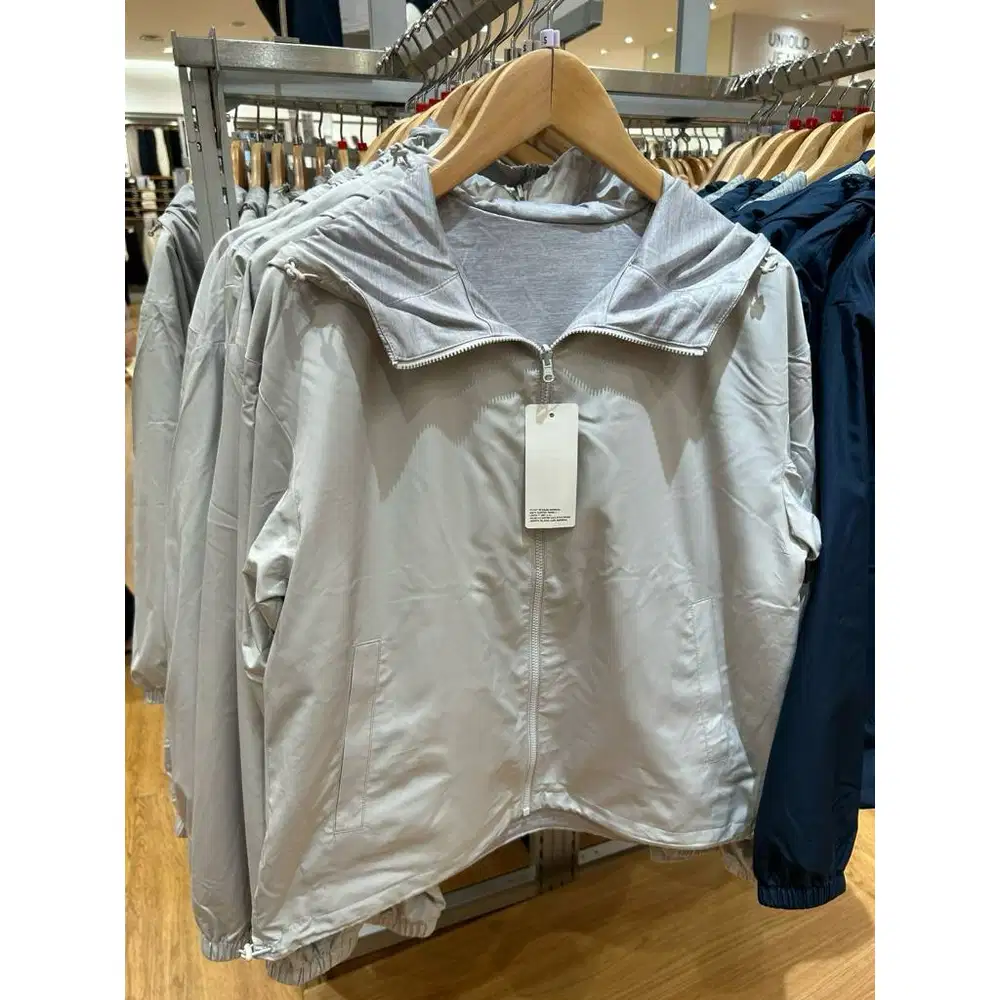 Jaket parka lapis lembut uniqlo..dijual karena tidak terpakai..