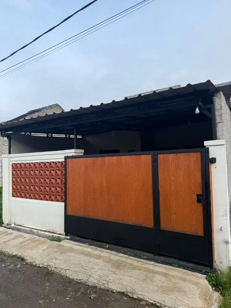 DIJUAL RUMAH BESERTA ISI NYA