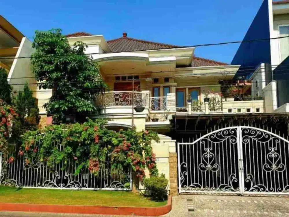 DIJUAL RUMAH SUPER MEWAH ARAYA (FULL FURNISHED)