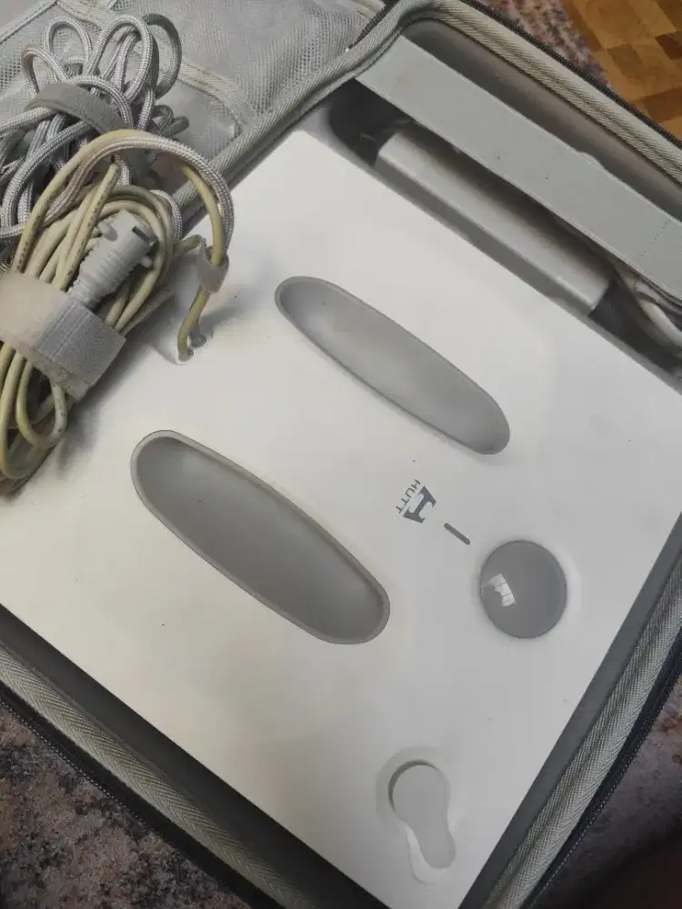 Robot Pembersih Kaca Hutt W66