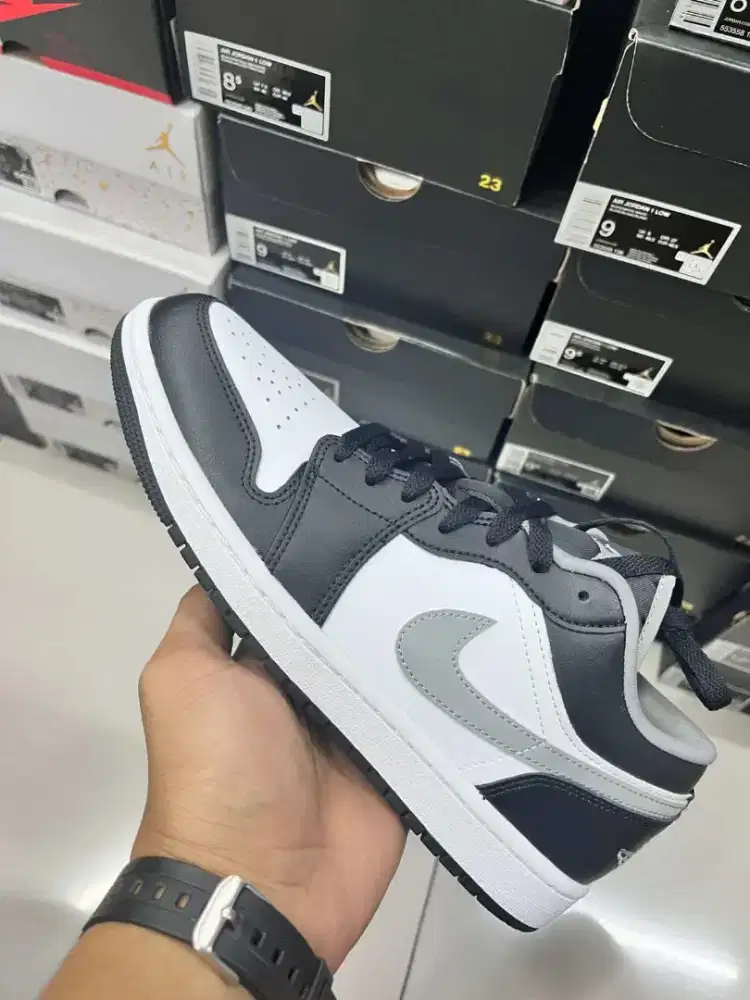 NIKE AIR JORDAN 1 LOW