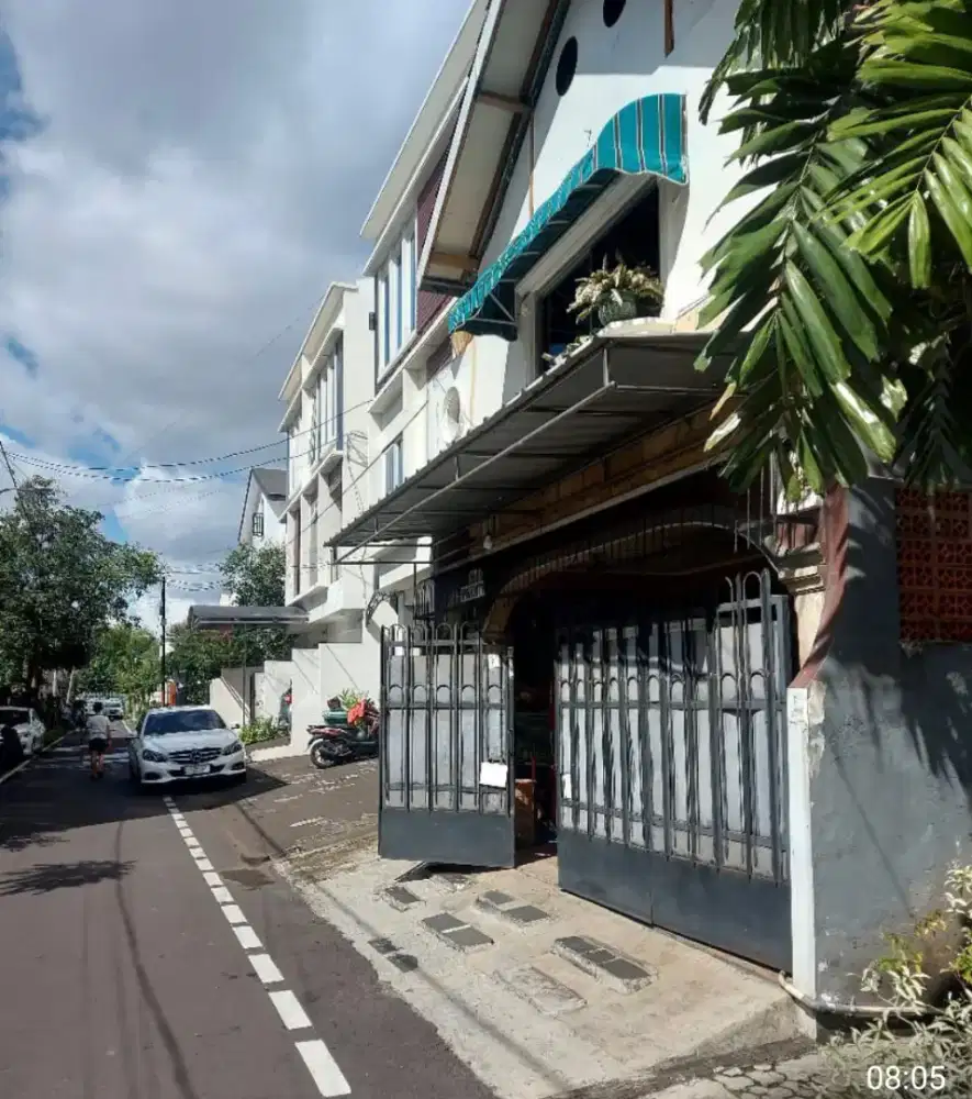 Jual Cepat Rumah 2 Lt 
Cempaka Putih Tengah
Jakarta Pusat