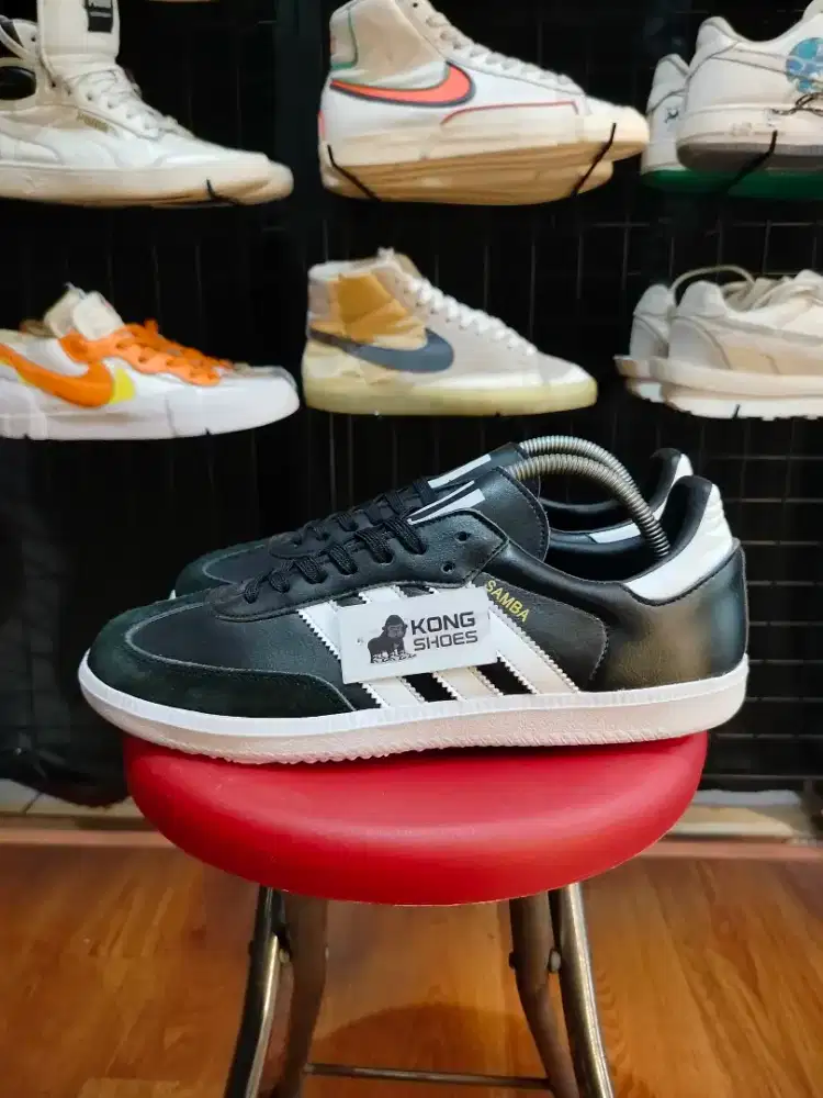 SEPATU ADI SMBA TEAM JUVENTUS BLACK WHITE 44