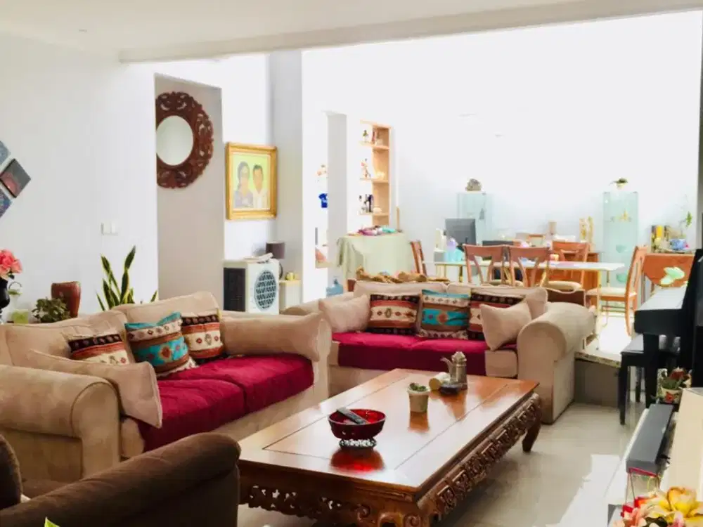 Rumah Cantik 2 Lantai Siap Huni Fully Furnished di Menteng Bintaro Jaya - pr 12274