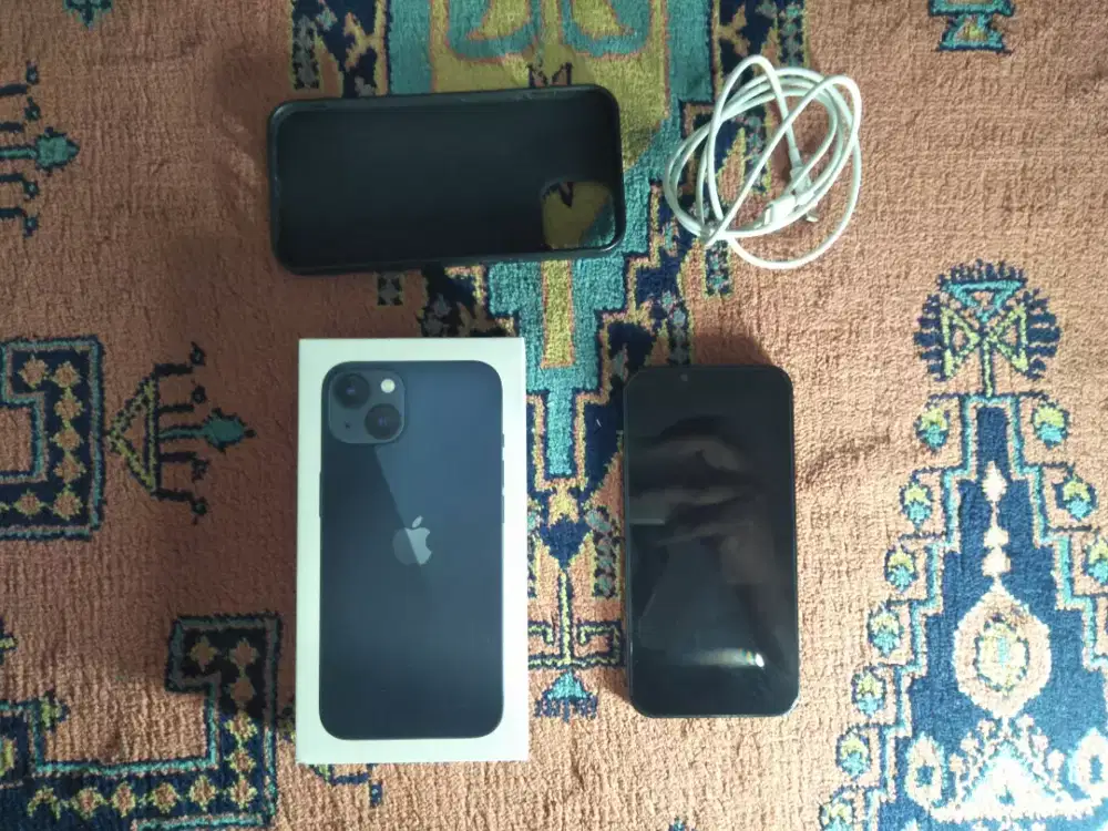 Iphone 13 128gb garansi ibox masih aktif fullset