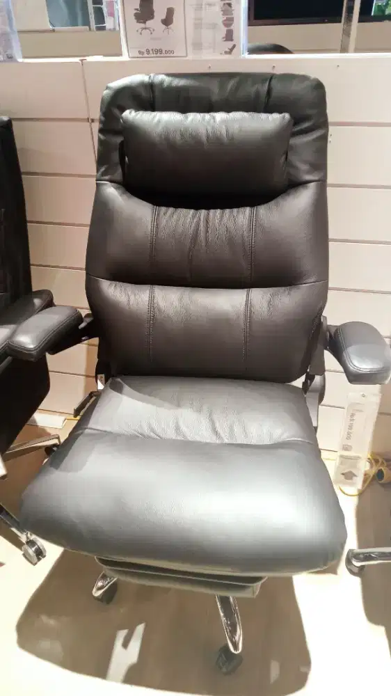 KURSI COMFORT OC095KULIT BK NITORI JAPAN