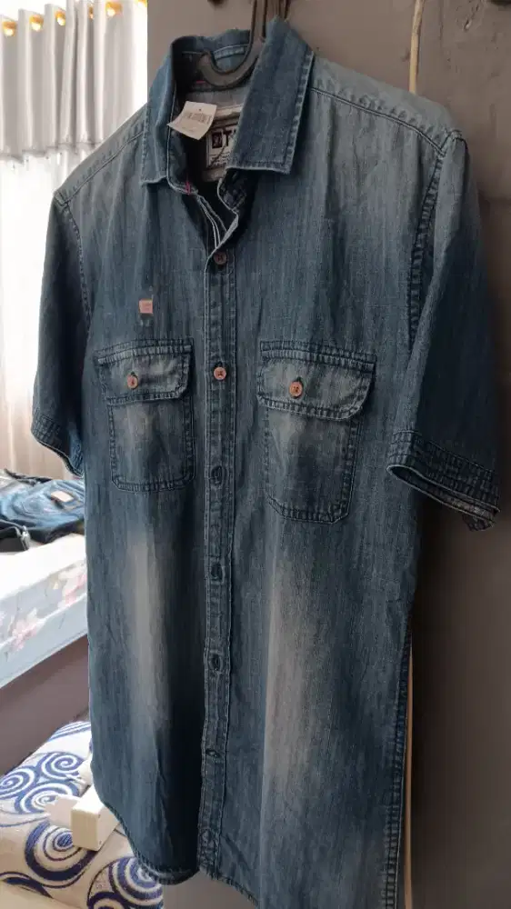 Kemeja Jeans Lengan Pendek Casual
