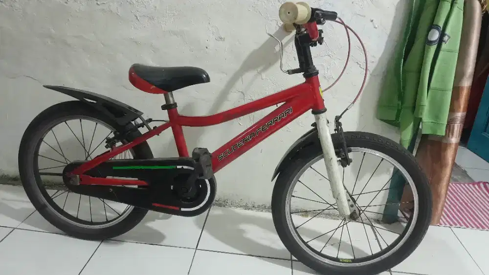 Sepeda anak FERRARI ring 18