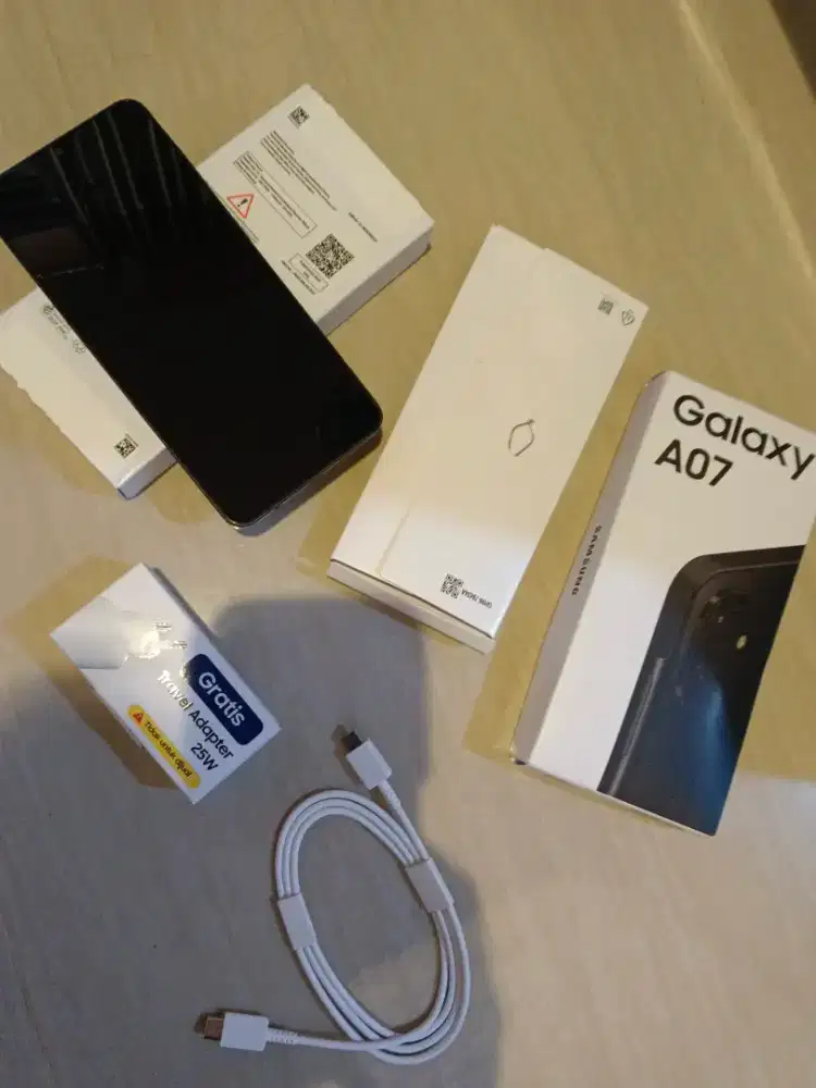 Di jual cepat hp samsung A07 8/256 black