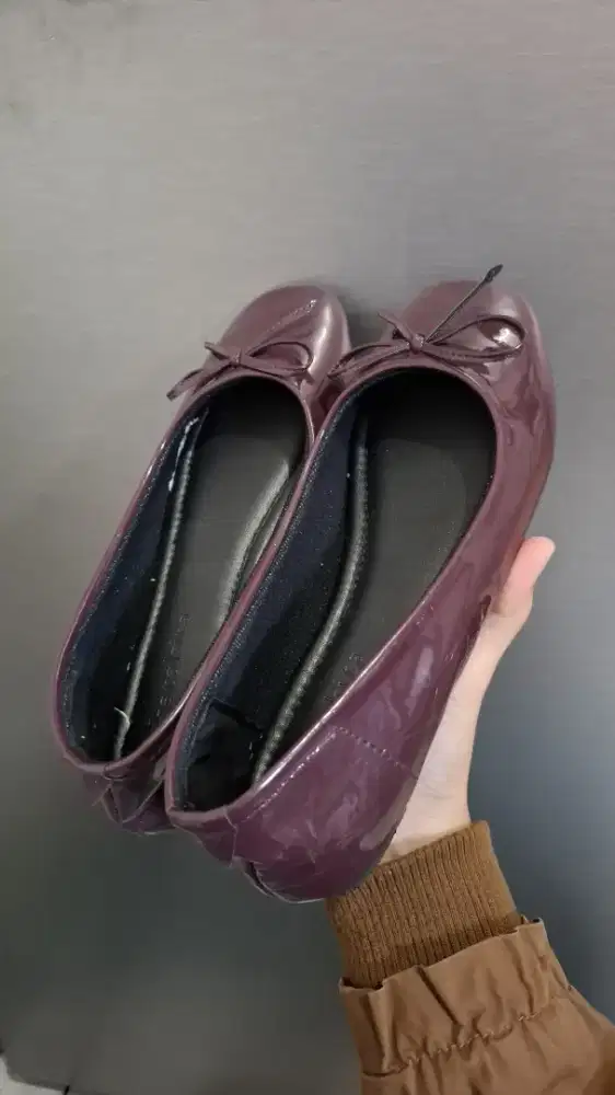 Flat Shoes Warna Burgundy