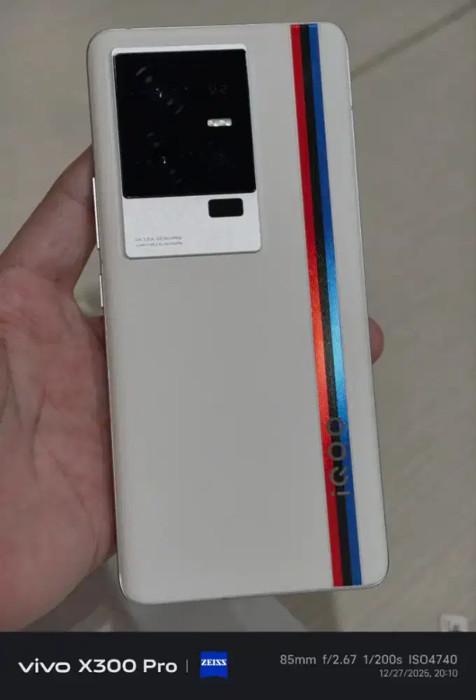 Iqoo 11 16/256 95% like new