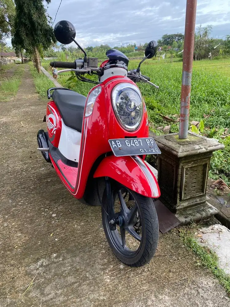 Scoopy 2015 Merah