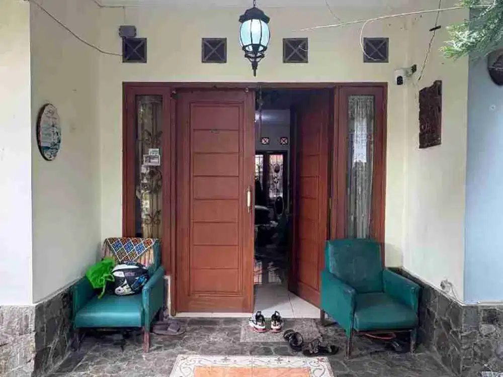 DISEWAKAN RUMAH STRATEGIS DI JL ASSOGIRI, TANAH BARU, BOGOR UTARA, BOGOR