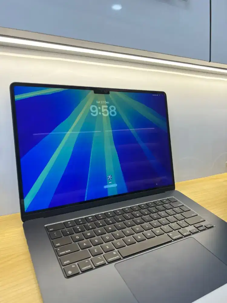 Macbook Air M3 15 8/256 GB